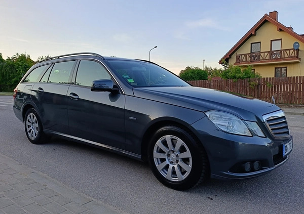 Mercedes-Benz Klasa E cena 40900 przebieg: 242000, rok produkcji 2011 z Nidzica małe 704